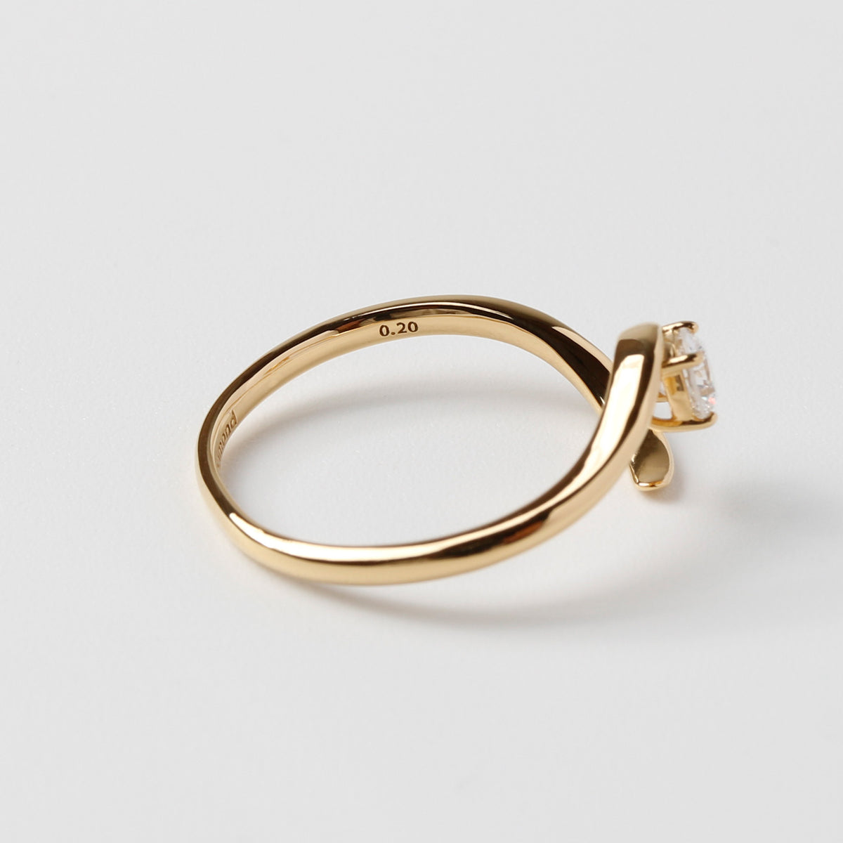 DREAM Comet 内側の刻印 総カラット 0.20ct
